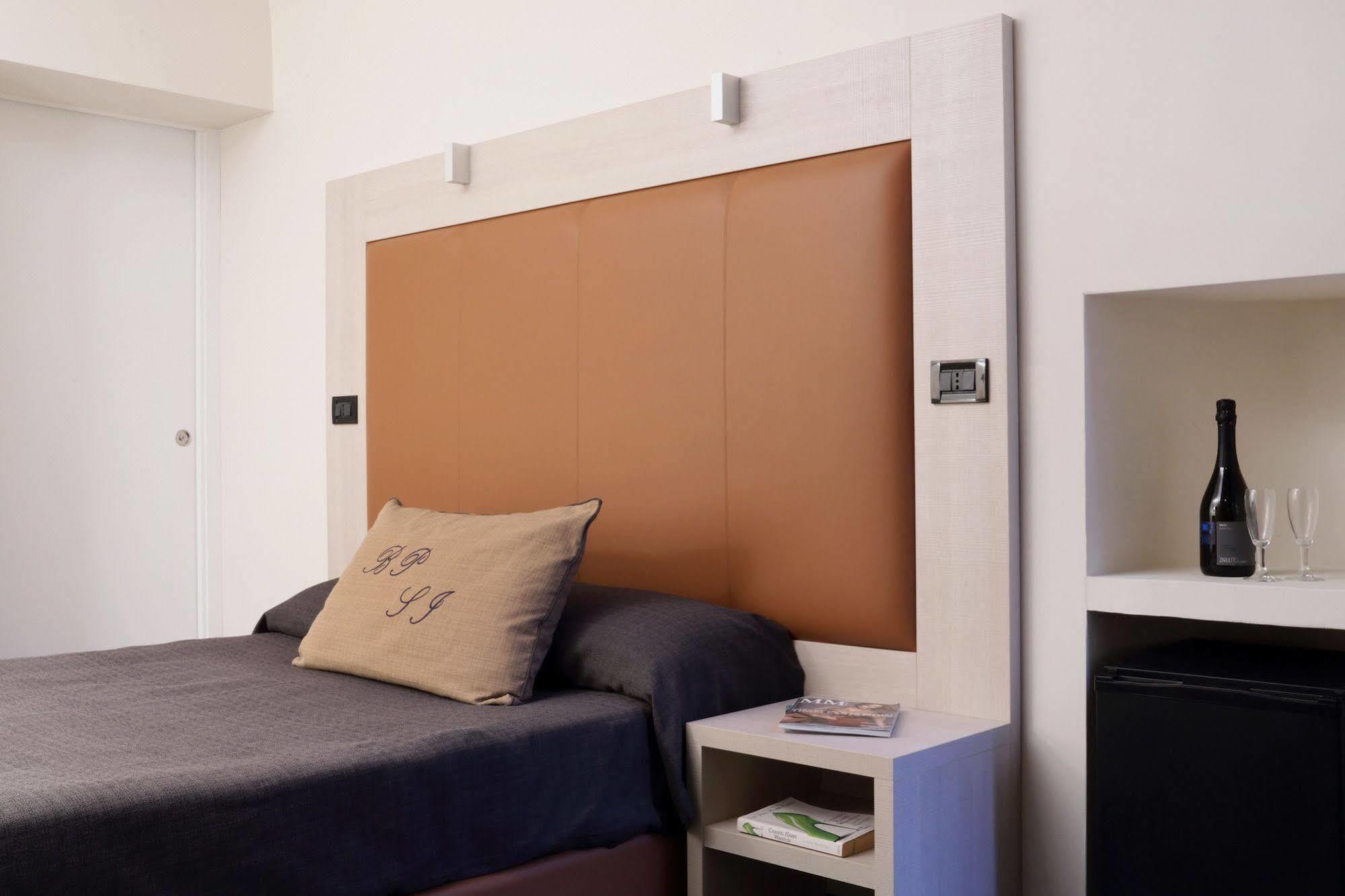 Borgo Pio Suites Inn โรม ภายนอก รูปภาพ