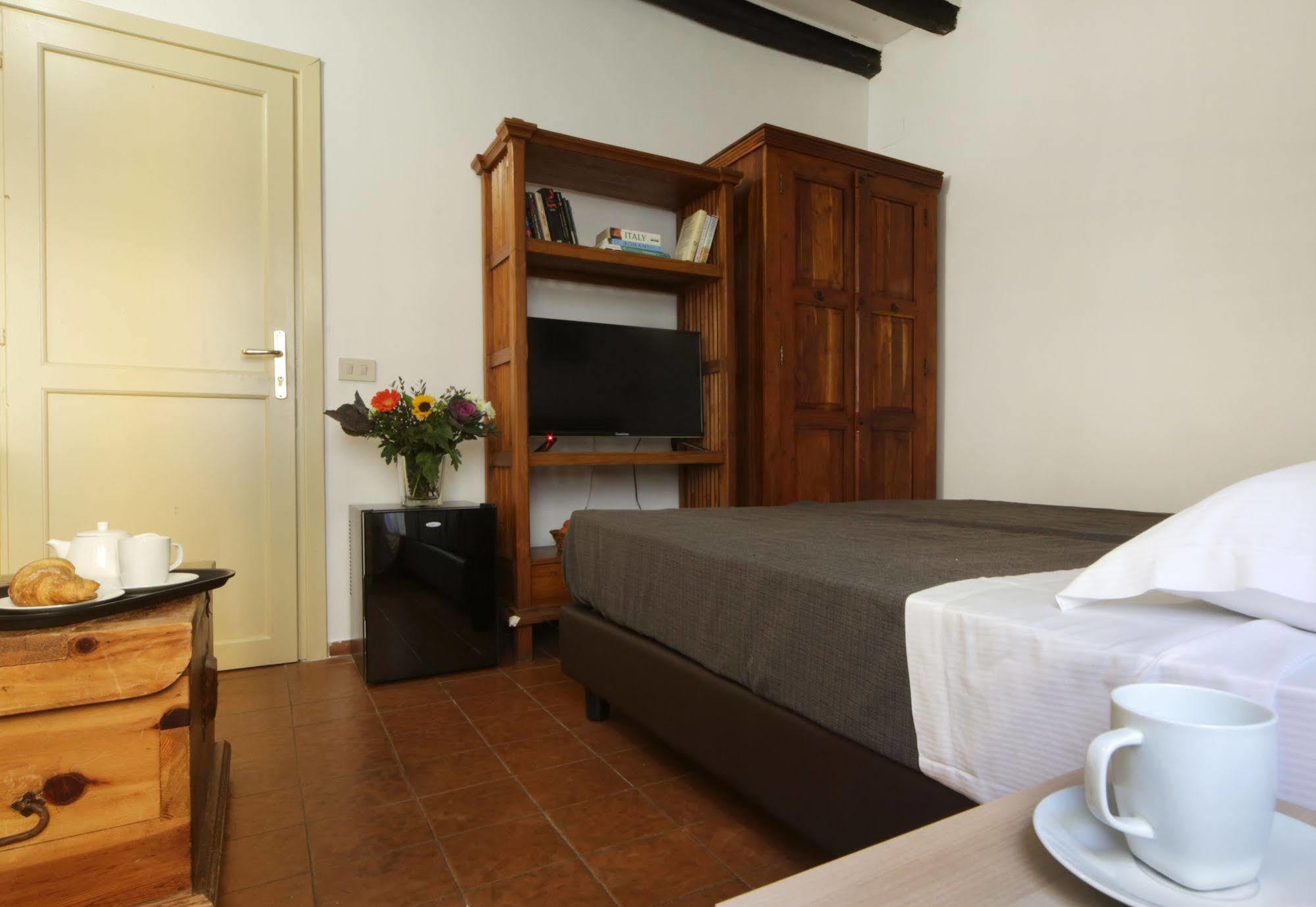 Borgo Pio Suites Inn โรม ภายนอก รูปภาพ