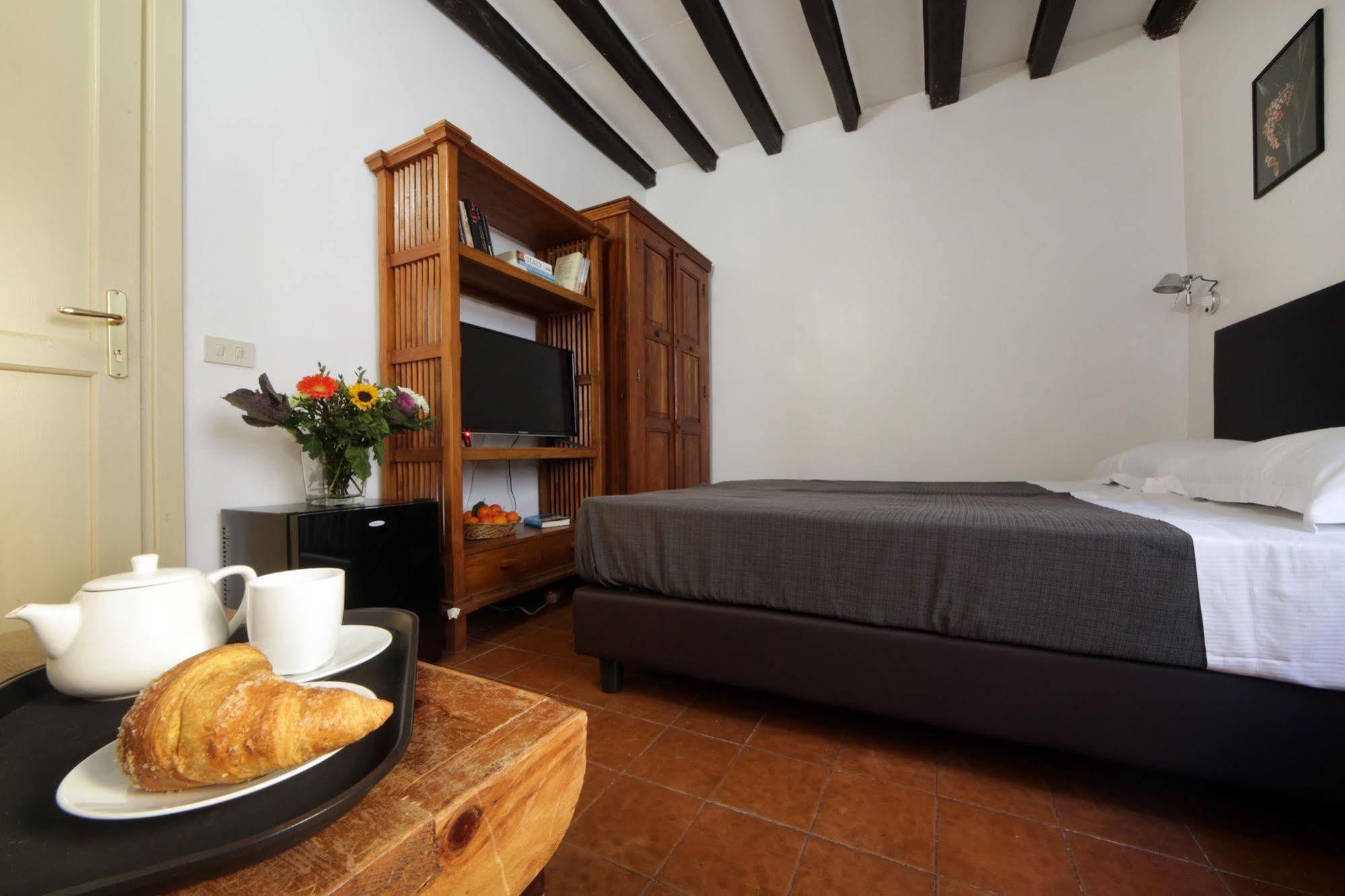 Borgo Pio Suites Inn โรม ภายนอก รูปภาพ